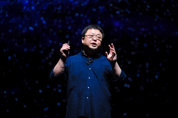 錘子科技陷入危機：羅永浩太過理想主義？