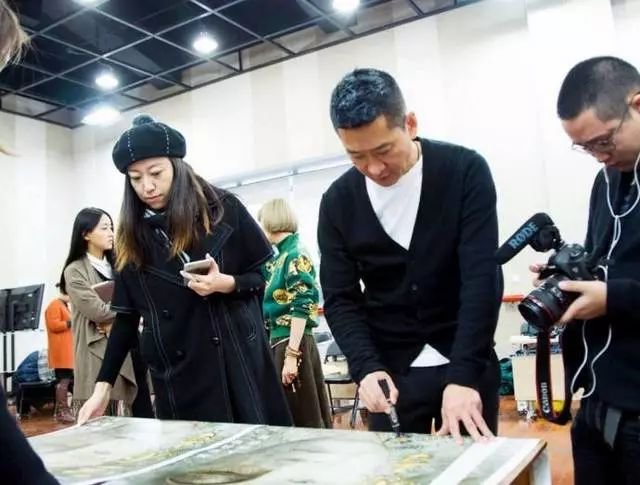 周杰在娛樂圈混不下去了？人家可是低調的億萬富豪！