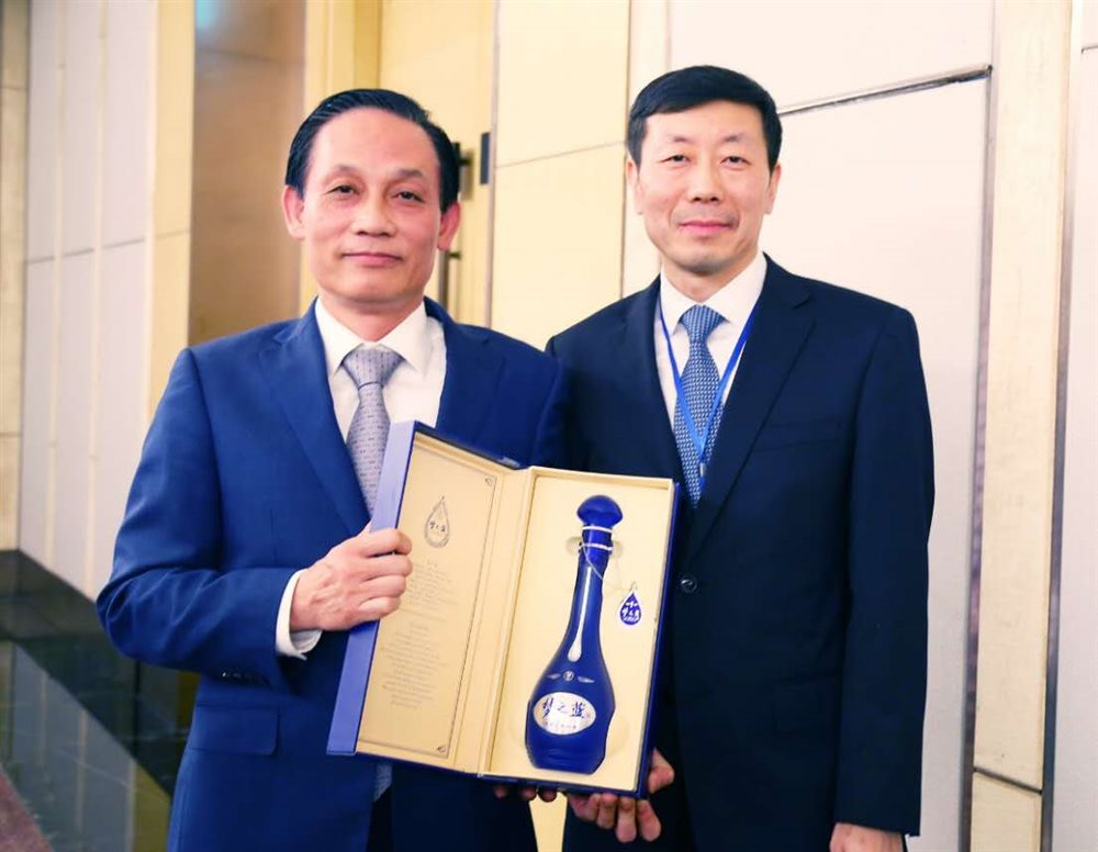 夢之藍亮相中越促進經(jīng)濟合作論壇 展現(xiàn)大國自信