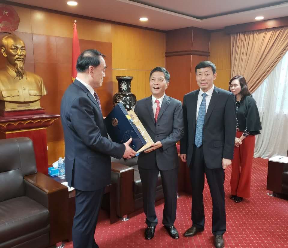 夢之藍亮相中越促進經(jīng)濟合作論壇 展現(xiàn)大國自信