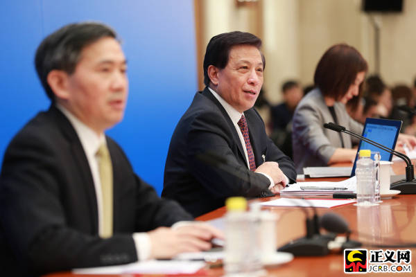 十三屆全國人大一次會議舉行新聞發布會