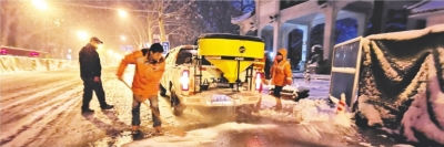大雪突降，長江日報記者探訪各行各業從容應對，武漢迎來瑞雪豐年