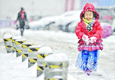 大雪突降，長江日報記者探訪各行各業從容應對，武漢迎來瑞雪豐年