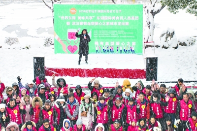 大雪突降，長江日報記者探訪各行各業從容應對，武漢迎來瑞雪豐年