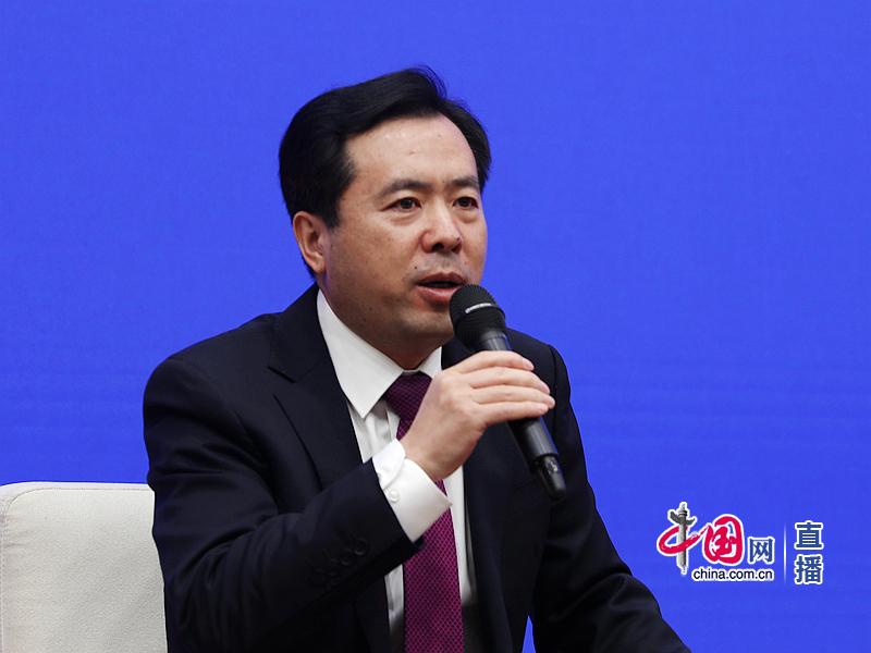 新聞辦就“改革開放與中國高技能人才隊伍建設”舉行中外記者見面會