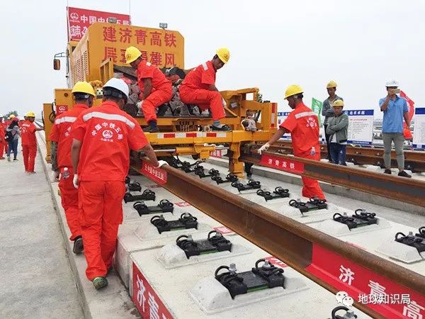 多條高鐵正式通車:路,只修一條是不夠的