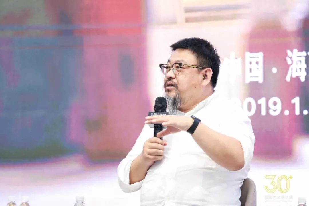 清華大學美術學院副院長方曉風