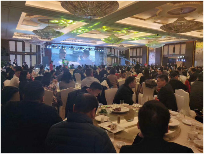 茅臺(tái)醬香酒走進(jìn)湖北荊州商會(huì)2019新春盛典圓滿(mǎn)舉辦
