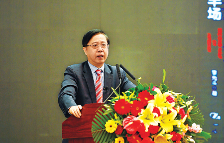 2019甘肅品牌論壇特邀嘉賓發(fā)言摘要 中國經(jīng)濟的下半場——品牌創(chuàng)新與新財富革命 中央電視臺品牌顧問、著名品牌戰(zhàn)略專家 李光斗