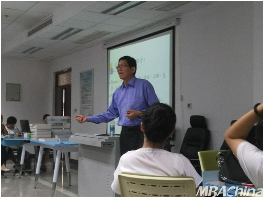 · 臺灣清華大學高登第（Danny Kao）教授為2017級MBA學員授課