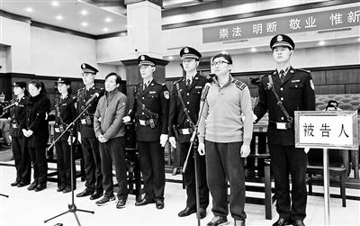 因為客戶提供有償刪帖服務(wù)，昨天上午，被告單位北京口碑互動營銷策劃有限公司及該公司三名高管，因涉嫌非法經(jīng)營在北京市朝陽法院受審。三名被告當庭認罪，并供述了口碑公司替大客戶進行刪帖服務(wù)的一系列流程。