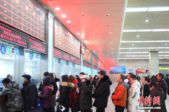 鐵總：2月4日全國鐵路預(yù)計(jì)發(fā)送旅客548萬人次